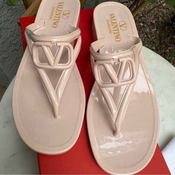 SOLD Valentino Garavani PM Logo Signature Thong Sandals - Picture 3 of 12